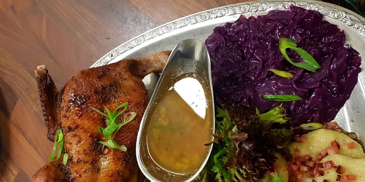 Kachní hody: paštika, kaldoun, pečená kachna i pivo a svatomartinské víno