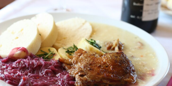 Svatomartinské menu pro 2 osoby: husí paštika, stehýnko s variací knedlíků a jako dezert rakouský tradiční knedlík