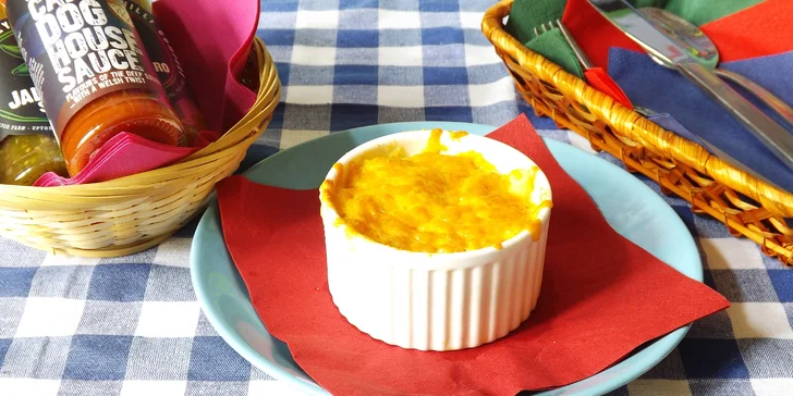 Jižanská hostina ve stylu New Orleans: mac & cheese, smažené kuře i waffle