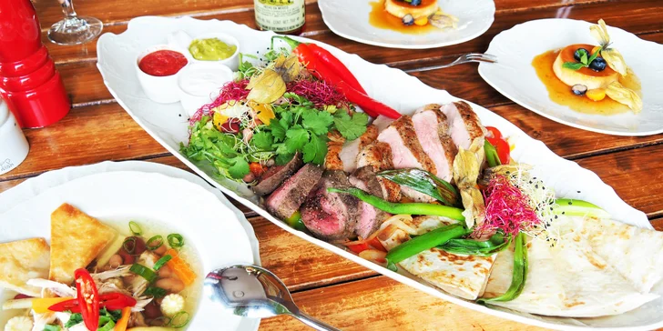3chodové mexické menu pro dva: hovězí, krůtí i vepřové, rukolový salát s fazolemi a 3 druhy sals