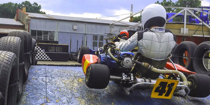 Rozjeďte to: 10–45 minut adrenalinové jízdy v motokáře kubatury 200 cm³ na vymakané trati