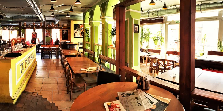 3chodové mexické menu pro dva: hovězí, krůtí i vepřové, rukolový salát s fazolemi a 3 druhy sals