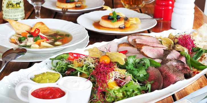3chodové mexické menu pro dva: hovězí, krůtí i vepřové, rukolový salát s fazolemi a 3 druhy sals