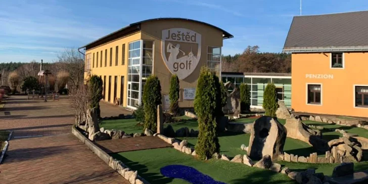Pobyt pod Ještědem s jídlem a aktivitami pro golfisty i rodiny s dětmi