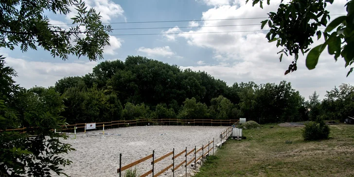 Pobyt v karavanu mezi zvířátky s možností vyjížďky na koních