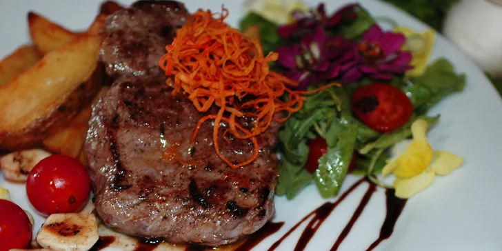 Hovězí rumpsteak a domácí americké brambory pro jednoho i dva