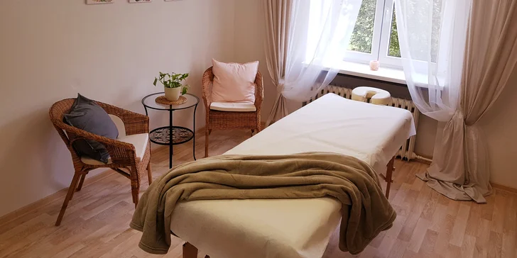 90minutová relaxační masáž vonným olejem dle výběru