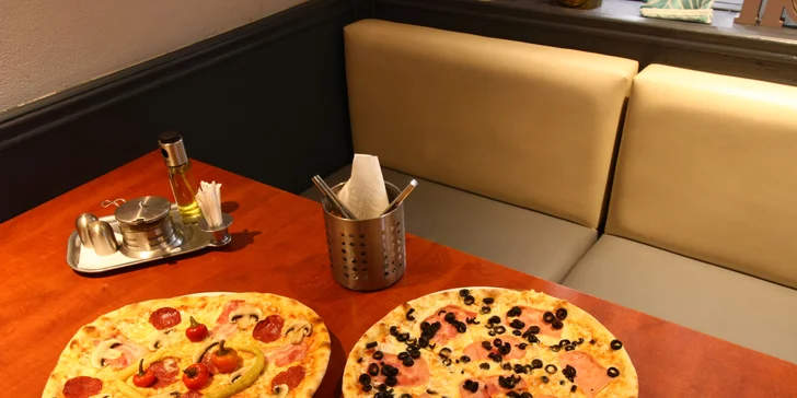 Pizza z pizzerie Da Adriano dle výběru z 15 druhů pro 2 nebo 4 osoby i Margherita
