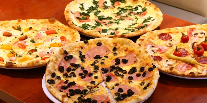 Pizza z pizzerie Da Adriano dle výběru z 15 druhů pro 2 nebo 4 osoby i Margherita