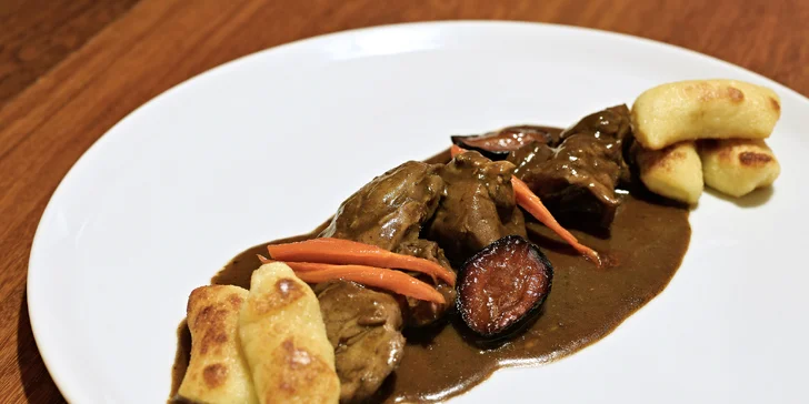 Spolu na film a dobré jídlo: tříchodové menu a dva lístky do kina Lucerna