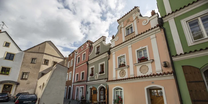Káva nebo čaj s domácím dortem podle chuti: kavárna v centru Pardubic, 1 nebo 2 osoby