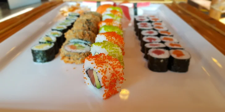 Japonská Ostrava: set 32 či 50 ks sushi s rybami, krevetami i avokádem