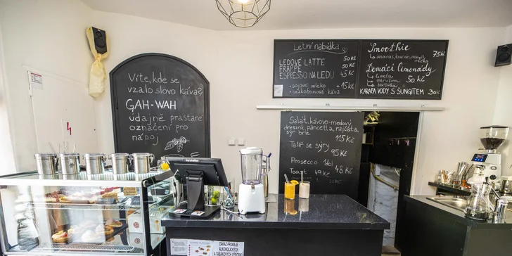 Káva s domácím dortem v nové stylové kavárně Gawa coffee pro jednu i dvě osoby