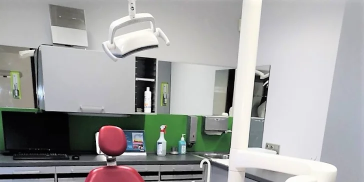 Bezbolestné ordinační bělení zubů a dentální hygiena pro děti i dospělé