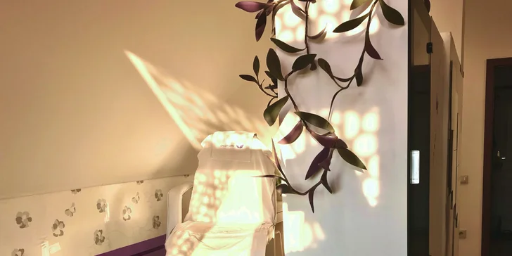 Mediciální pedikúra s možností SPA zábalu či reflexní masáží chodidel