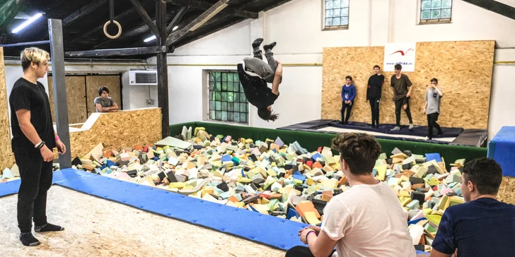 Vyzkoušej si, jaké to je být ninjou: vstup do Parkour Parku na 120 minut pro 1 i 2 osoby