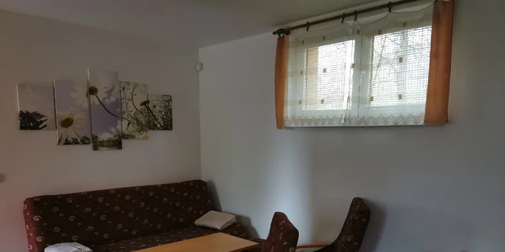 Pobyt ve srubech nebo v apartmánech s farmářskou polopenzí