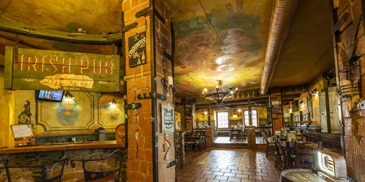 Masové prkno v irské restauraci pro 2 osoby: žebra, hovězí steak, křídla i krevety