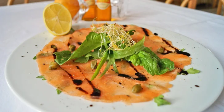 Italské menu pro 2: jako hlavní chod baby kuřátko nebo hovězí saltimbocca