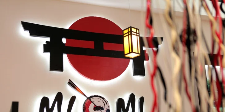 Sushi sety s 21–70 kousky: nigiri, maki i roll s krevetami, lososem či tuňákem
