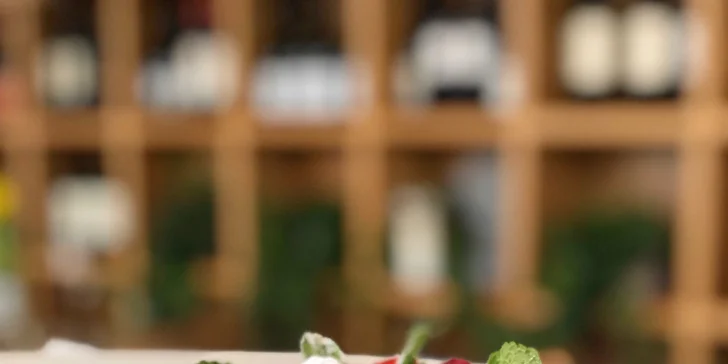 Dárkové poukazy v hodnotě až 2000 Kč do restaurace River Garden Grill na steaky i pochoutky s lanýži