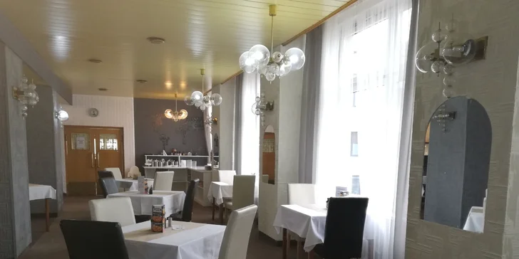 3chodové menu pro dva i s lahví šumivého vína nebo domácí limonádou