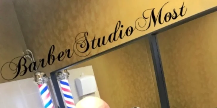 Chlapská péče v barber shopu: střih, úprava vousů, depilace voskem i styling