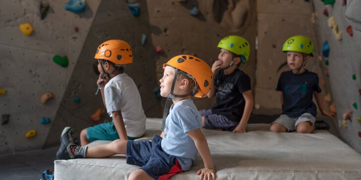 Lezecký kurz pro děti od 6 do 15 let: 5 hodin s instruktorem na stěně v Praze