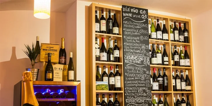 Pochutnejte si: grand tapas talíř pro 2 osoby i červené nebo bílé víno