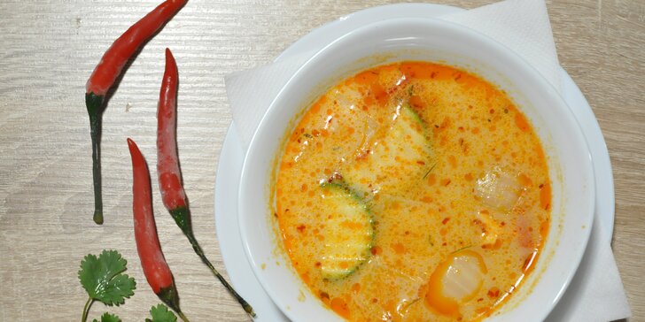 Vietnamské 3chodové menu pro dva: závitky i pikantní polévka