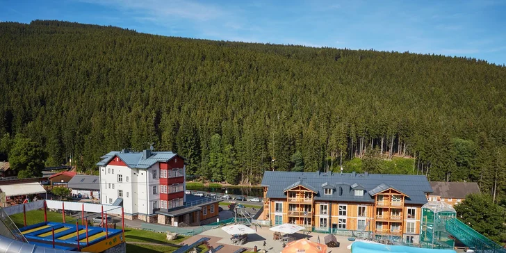 Pořádná relaxace v srdci Krkonoš: moderní Residence Sněžka s výhledem na hory
