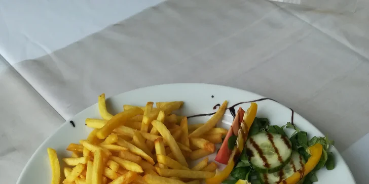 3chodové menu pro dva i s lahví šumivého vína nebo domácí limonádou