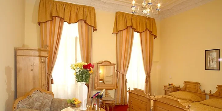 Pobyt ve 4* hotelu v centru Varů: snídaně či polopenze i wellness procedury
