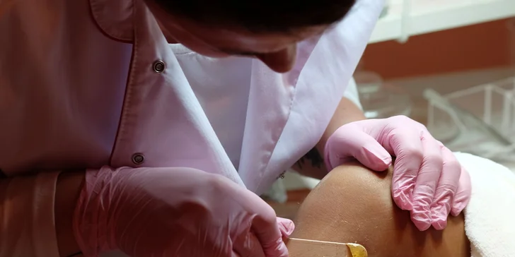 Depilace cukrovou pastou vybraných partií: podpaží či intimní partie