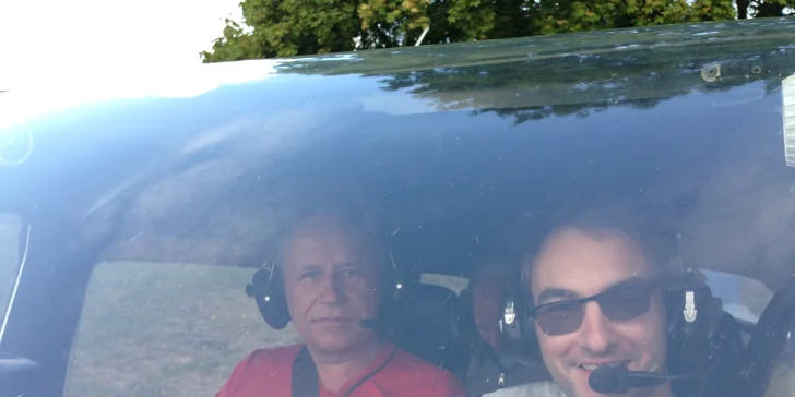 Sportovní letadlo Cessna C172: 20, 30 nebo 40 min. pilotování pro 1 osobu a možnost dalších 2 pasažérů