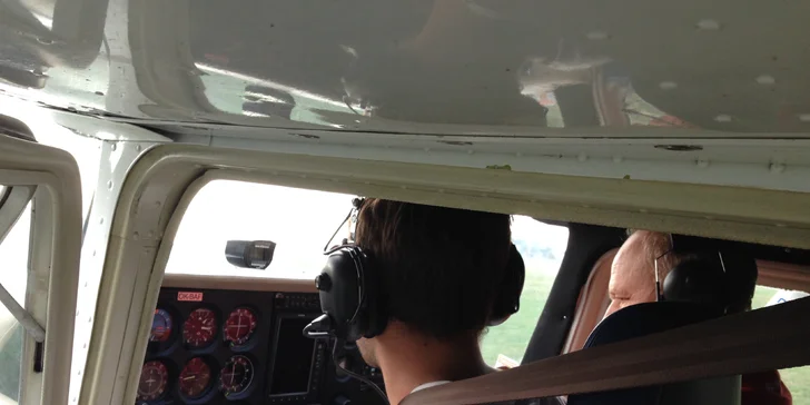 Sportovní letadlo Cessna C172: 20, 30 nebo 40 min. pilotování pro 1 osobu a možnost dalších 2 pasažérů
