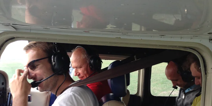Sportovní letadlo Cessna C172: 20, 30 nebo 40 min. pilotování pro 1 osobu a možnost dalších 2 pasažérů