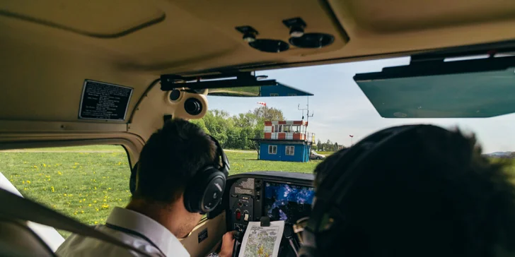 Sportovní letadlo Cessna C172: 20, 30 nebo 40 min. pilotování pro 1 osobu a možnost dalších 2 pasažérů