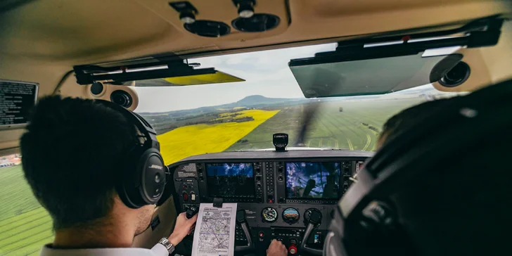 Sportovní letadlo Cessna C172: 20, 30 nebo 40 min. pilotování pro 1 osobu a možnost dalších 2 pasažérů