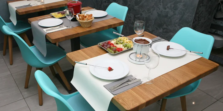Sladké potěšení: čokoládové fondue s ovocem pro 2 - 4 osoby