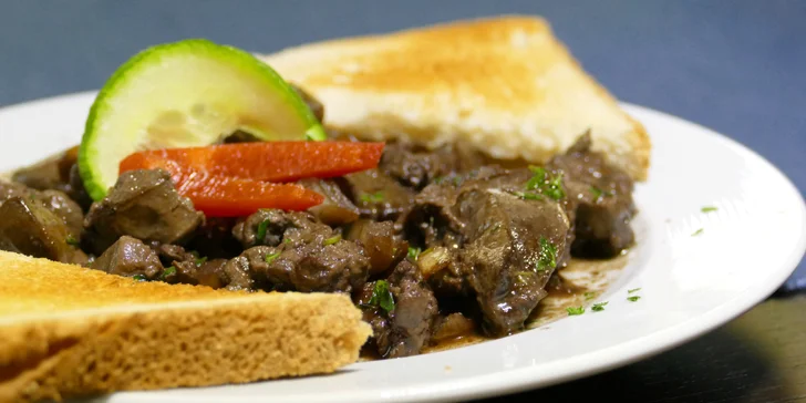 3chodové menu pro 2 osoby: husí játra na tymiánu, medailonky i horké ovoce
