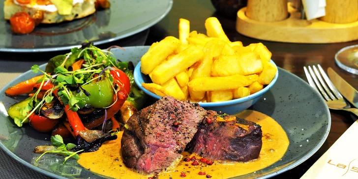 3chodové menu pro dva v La Strada: rumpsteak i mangové crème brûlée