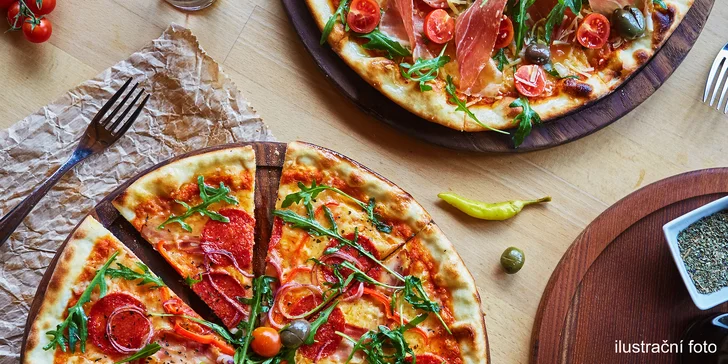 Italská klasika: 2 čerstvě nazdobené pizzy s průměrem 32 cm nebo 45 cm