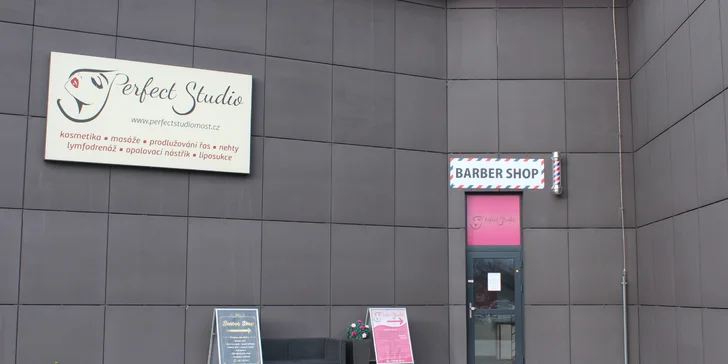 Chlapská péče v barber shopu: střih, úprava vousů, depilace voskem i styling