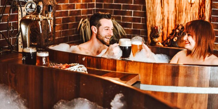 Pivní lázně pro 1–2 osoby: koupel, cedrová sauna, neomezené popíjení piva