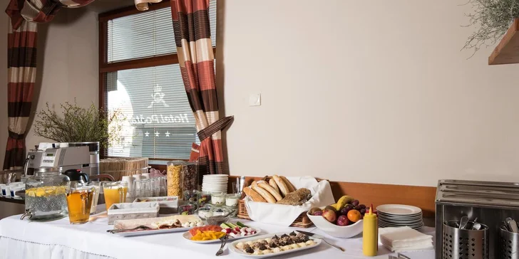 Pobyt v srdci Českého ráje: hotel se snídaní i polopenzí s degustační večeří