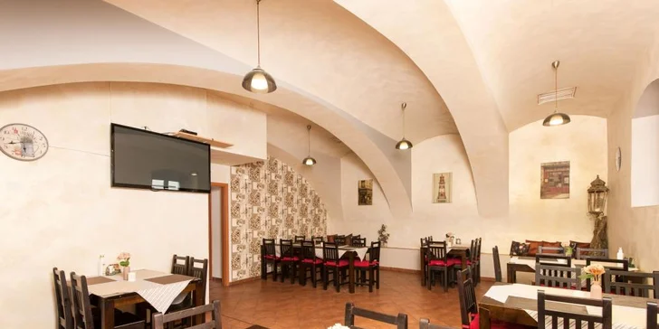 Pobyt v srdci Českého ráje: hotel se snídaní i polopenzí s degustační večeří