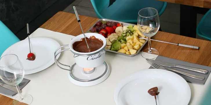 Sladké potěšení: čokoládové fondue s ovocem pro 2 - 4 osoby