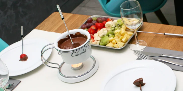 Sladké potěšení: čokoládové fondue s ovocem pro 2 - 4 osoby