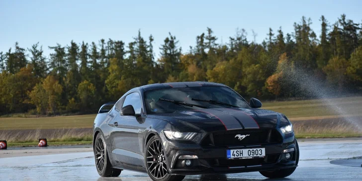 Exkluzivní škola smyku: jízdy ve voze Ford Mustang 5.0 GT na profi polygonu